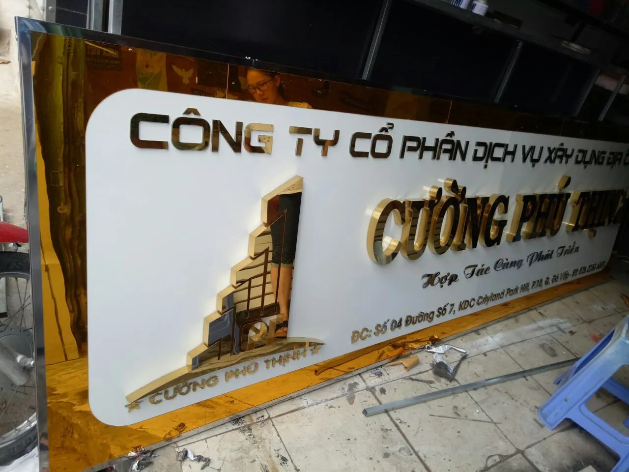 Biển công ty chữ nổi Lợi ích khi sử dụng dịch vụ làm biển công ty chữ nổi tại Quảng Cáo 24H