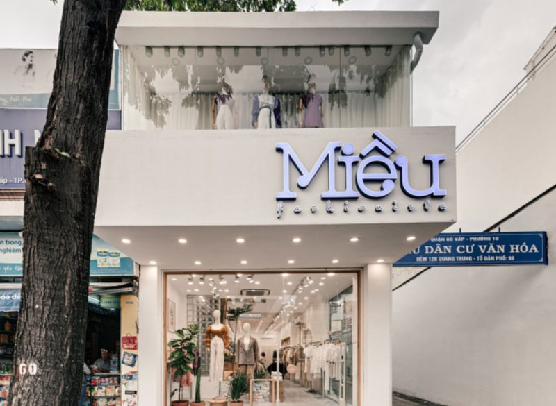 10+ Mẫu Bảng Hiệu Shop Quần Áo Đẹp, Thu Hút & Độc Đáo 2025 Bảng hiệu shop quần áo