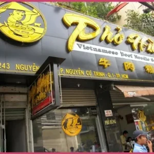 Làm bảng hiệu Bảng giá làm bảng hiệu tại Quảng Cáo 24h được xây dựng dựa trên nhiều yếu tố