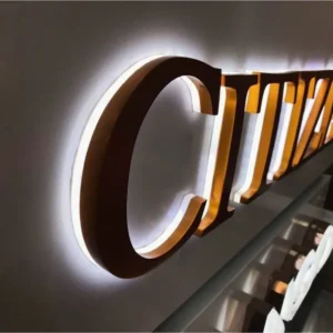 Chữ inox hắt sáng chân