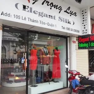 Dịch vụ làm bảng hiệu shop quần áo lấy liền