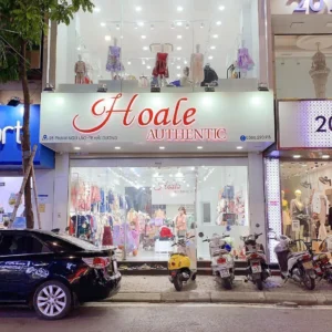 Bảng hiệu shop quần áo Quảng Cáo 24h có thể làm bảng hiệu shop quần áo theo yêu cầu với độ phức tạp cao