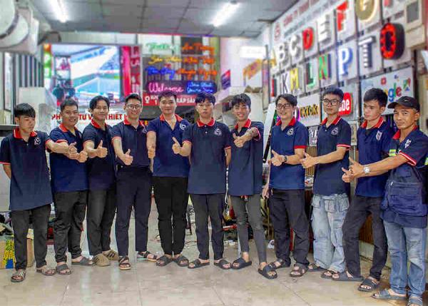 Đầu tư bảng hiệu thông minh để doanh nghiệp cất cánh Bảng hiệu thông minh giúp doanh nghiệp gia tăng nhận diện thương hiệu và thu hút khách hàng